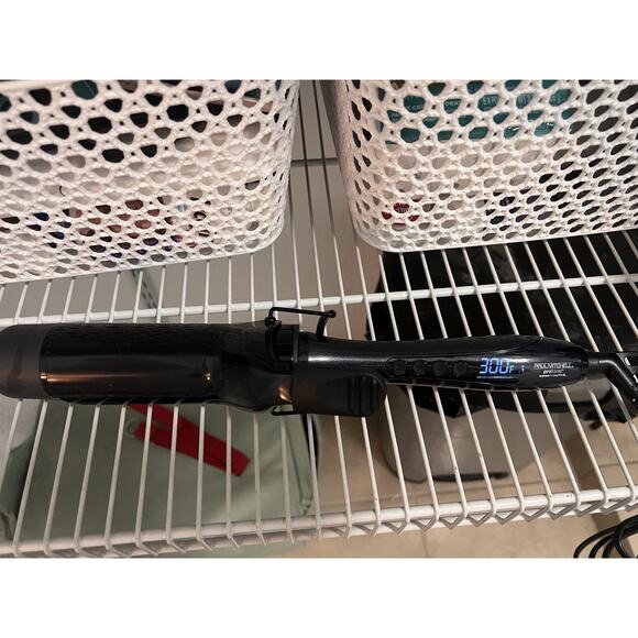 Paul Mitchell Pro Tools- Express Ion Curl + XL Ceramic Curling Iron - Picture 4 of 5